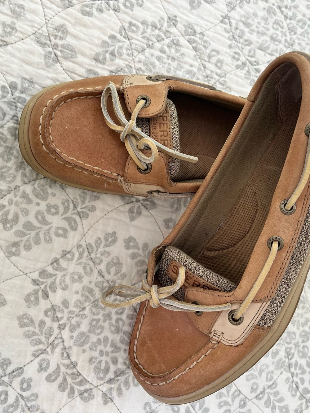 8 Sperry Women’s Angelfish Tan Leather Boat Shoes - Classic Two-Eye Moccasin - Picture 3 of 8